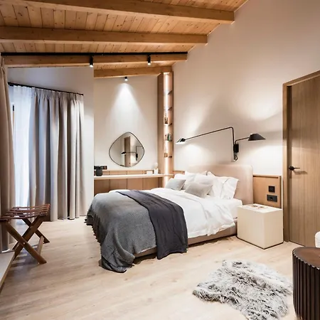 Revi Mountain Boutique ホテル 4*