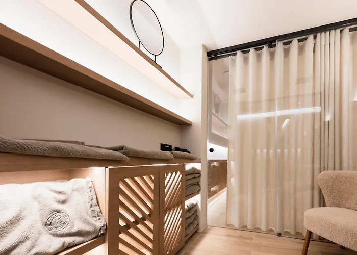 Revi Mountain Boutique فندق كالافريتا